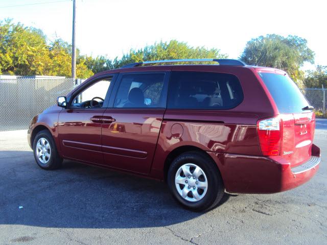 Kia Sedona 2010 photo 1