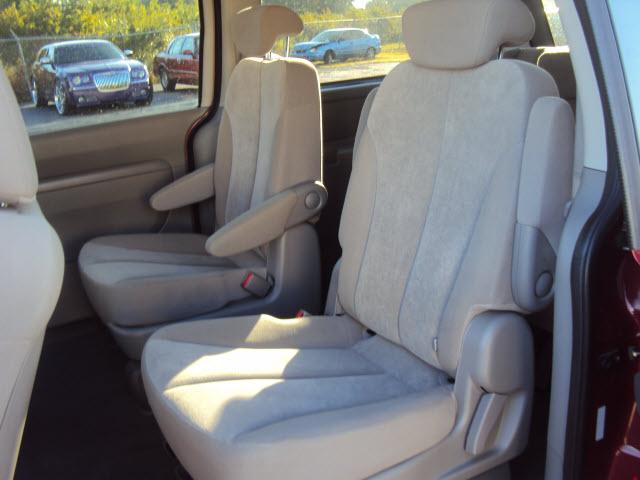 Kia Sedona 2010 photo 4