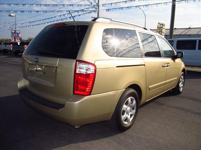 Kia Sedona 2010 photo 1