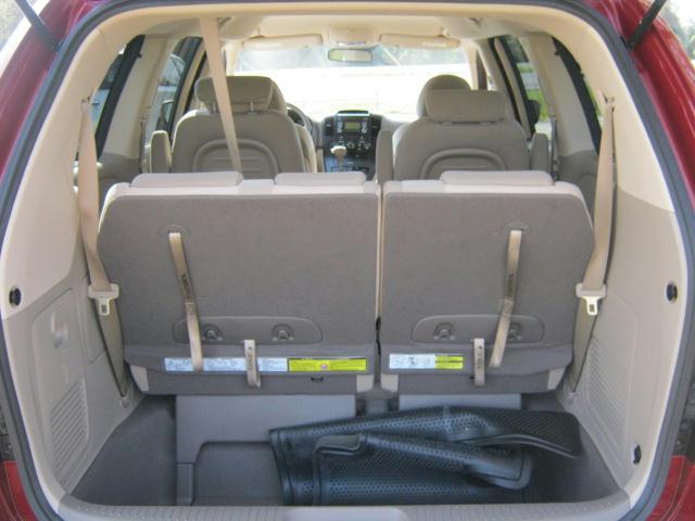 Kia Sedona 2010 photo 1