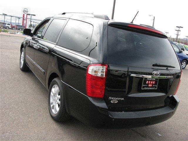 Kia Sedona 2010 photo 1
