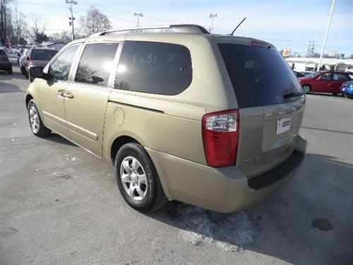 Kia Sedona 2010 photo 2