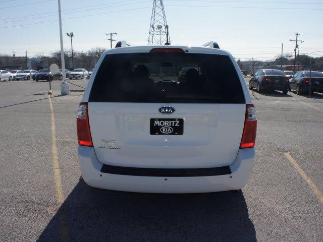 Kia Sedona 2010 photo 1