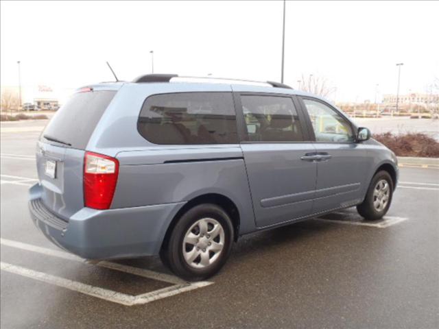 Kia Sedona 2010 photo 2