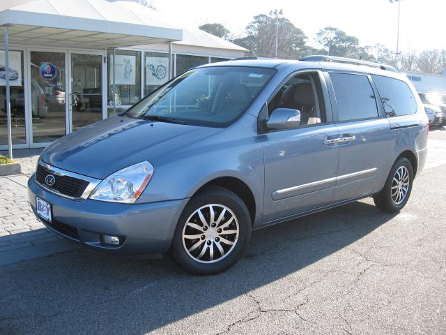 Kia Sedona Open-top MiniVan
