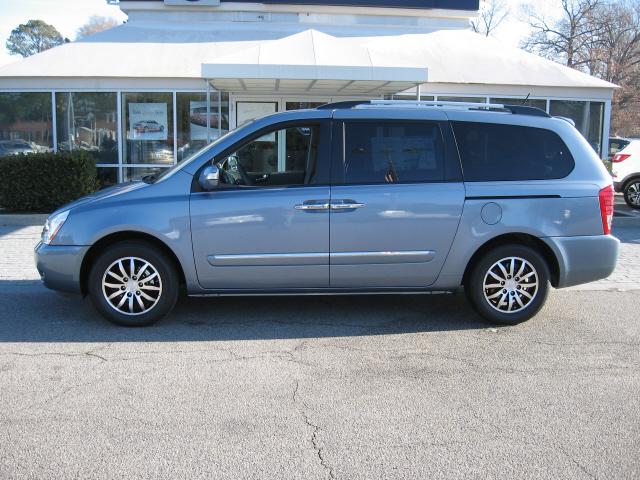 Kia Sedona 2011 photo 1