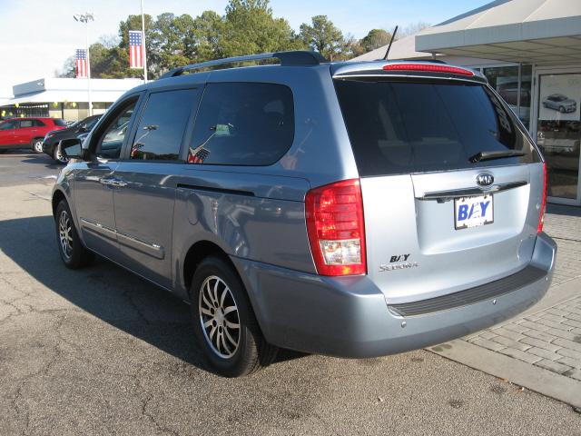 Kia Sedona 2011 photo 2