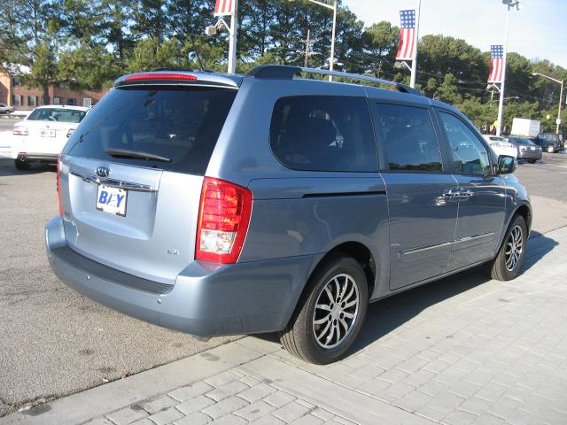 Kia Sedona 2011 photo 3