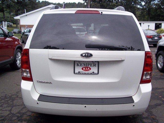 Kia Sedona 2011 photo 2