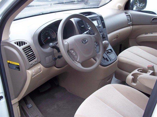 Kia Sedona 2011 photo 4