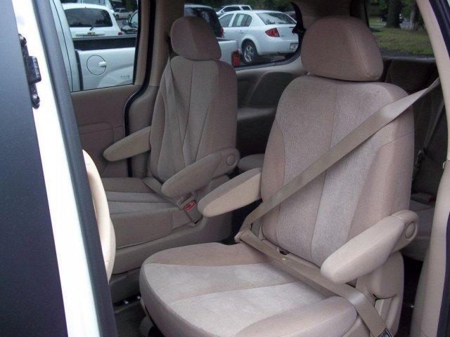 Kia Sedona 2011 photo 5