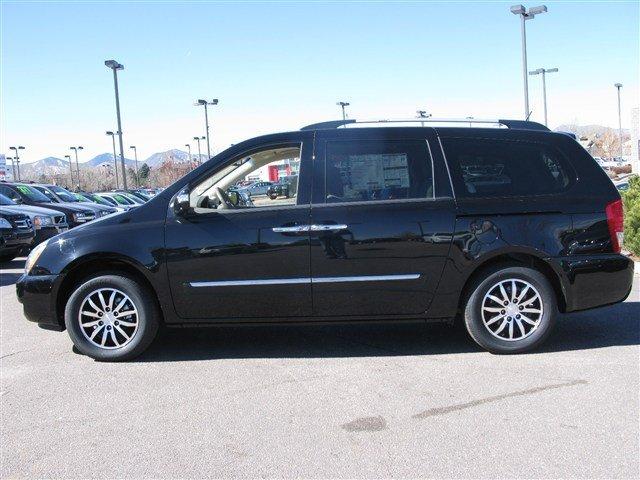 Kia Sedona 2011 photo 1
