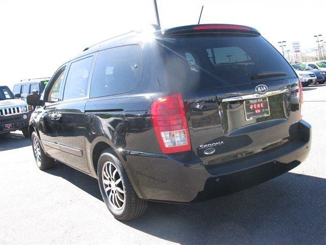 Kia Sedona 2011 photo 2