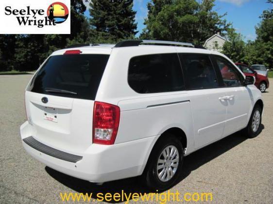 Kia Sedona 2011 photo 1