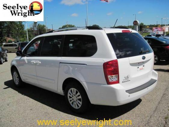 Kia Sedona 2011 photo 2