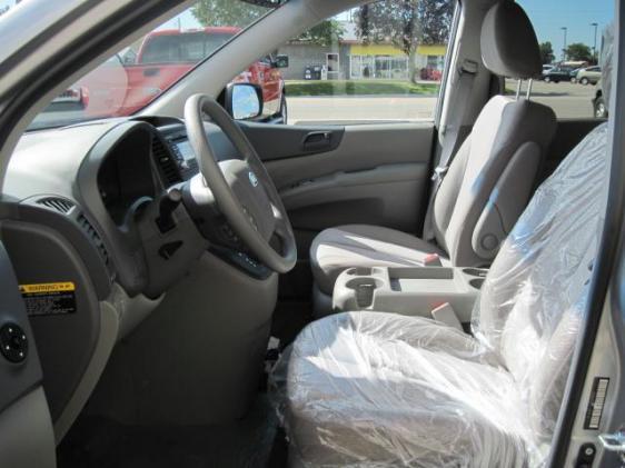 Kia Sedona 2011 photo 1