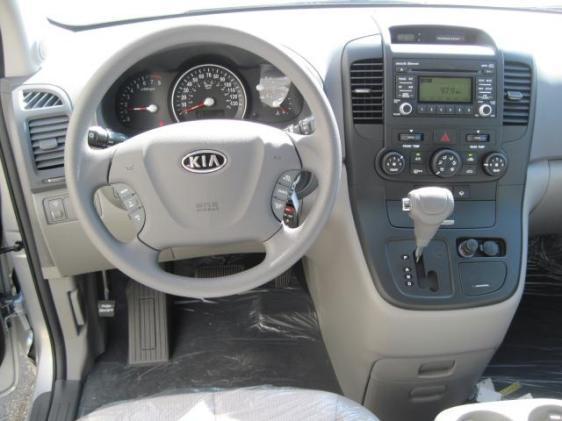 Kia Sedona 2011 photo 4