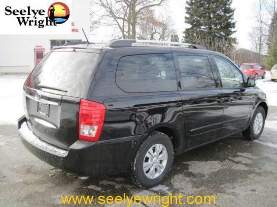 Kia Sedona 2011 photo 1