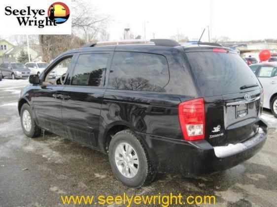 Kia Sedona 2011 photo 2