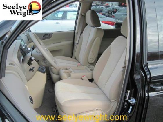 Kia Sedona 2011 photo 4