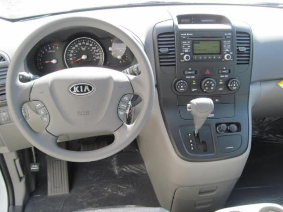 Kia Sedona 2011 photo 4