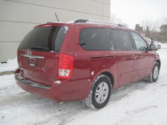 Kia Sedona 2011 photo 1