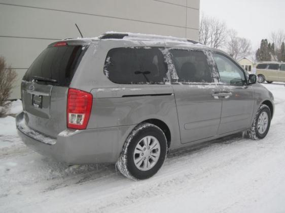Kia Sedona 2011 photo 1