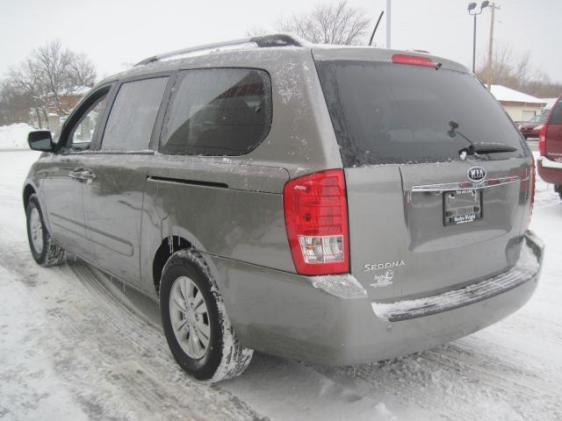Kia Sedona 2011 photo 2