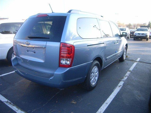 Kia Sedona 2011 photo 5