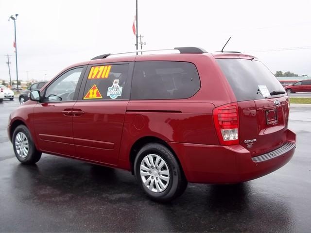 Kia Sedona 2011 photo 3