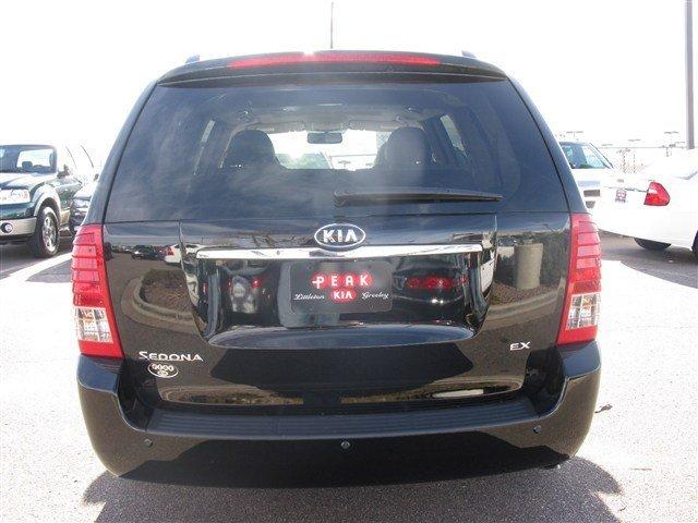 Kia Sedona 2011 photo 3