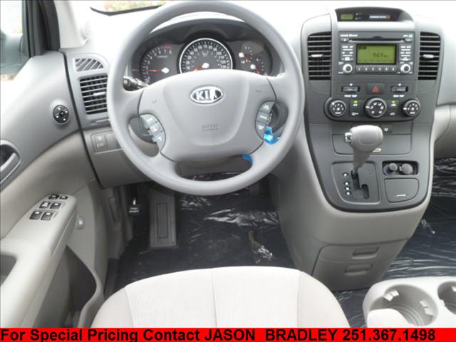 Kia Sedona 2011 photo 1