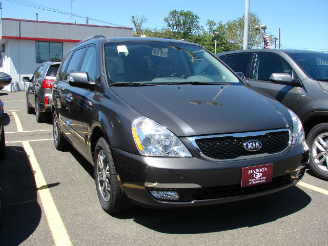 Kia Sedona 2014 photo 2