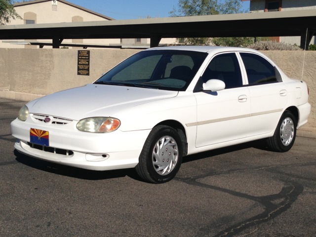 Kia Sephia 1999 photo 1