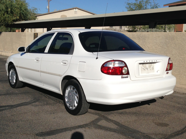 Kia Sephia 1999 photo 3
