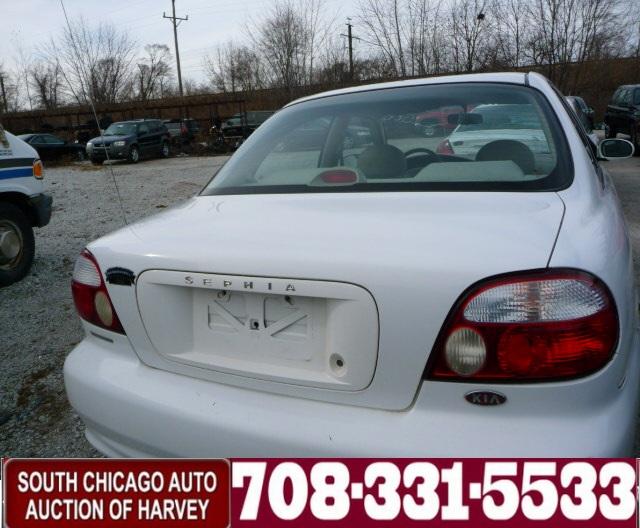 Kia Sephia 1999 photo 1