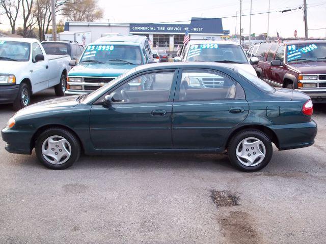 Kia Sephia Base Sedan