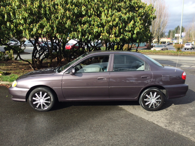 Kia Sephia 2000 photo 1