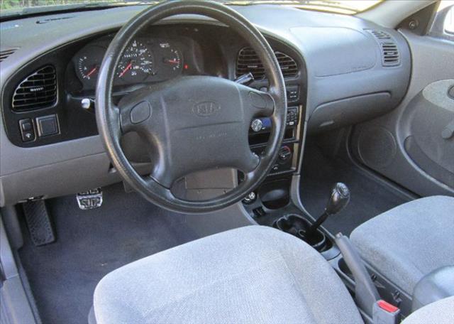 Kia Sephia 2001 photo 4