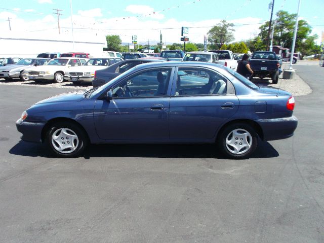Kia Sephia 2001 photo 1