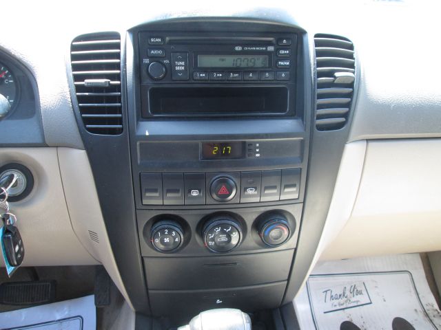 Kia Sorento 2004 photo 8