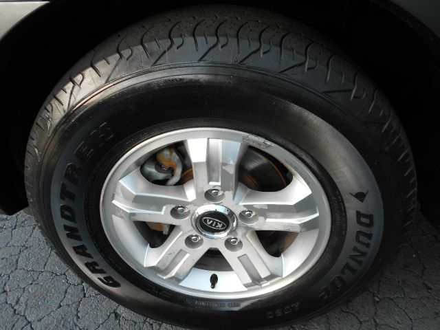 Kia Sorento 4x4 Styleside Lariat SUV