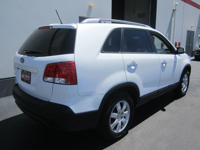 Kia Sorento 2011 photo 4