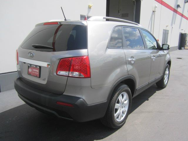 Kia Sorento 2011 photo 1