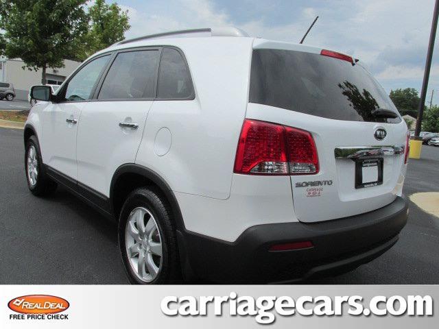 Kia Sorento 2011 photo 1