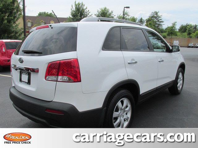 Kia Sorento 2011 photo 2