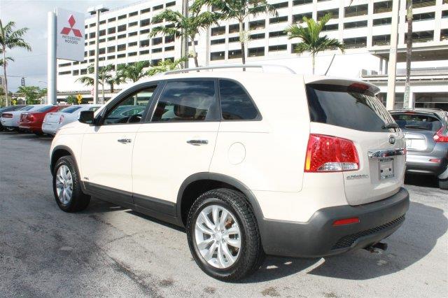 Kia Sorento 2011 photo 2