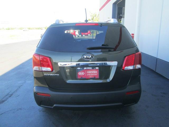 Kia Sorento 2011 photo 1