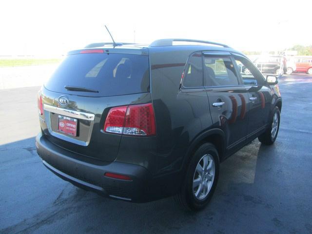 Kia Sorento 2011 photo 2