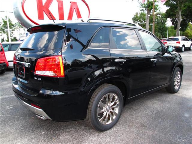 Kia Sorento 2011 photo 2